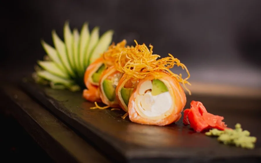 Roll de sushi de Amura Sushi